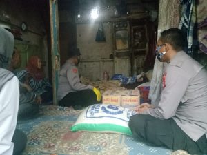 Polsek Campaka Bantu Penderita Penyakit Kanker Mata