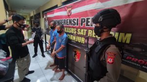 Kesal Sering Diminta Uang Jajan, Ayah Aniaya Anak Tiri Pakai Kapak