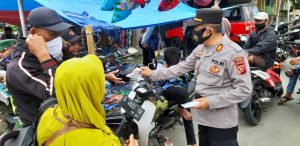 Petugas Gabungan Gelar Operasi Yustisi di Pasar Tradisional Cidaun