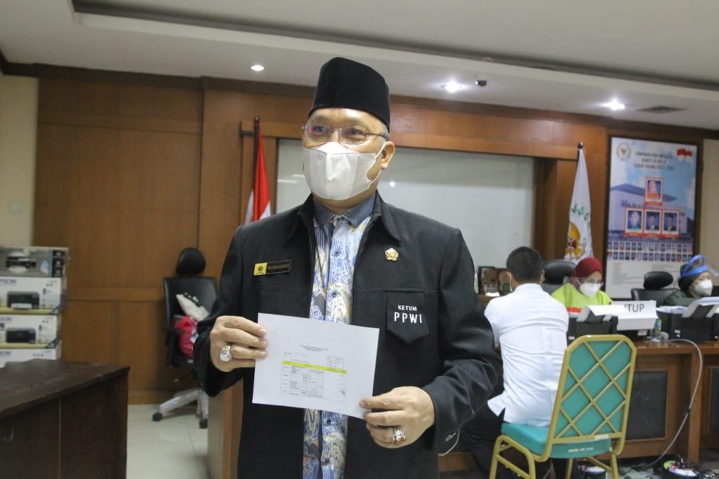 Ketum PPWI Jalani Vaksinasi Tahap Pertama di Gedung DPD-RI