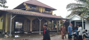 Bangunan Masjid Jami Umar Bin Khothob Hangus Dilalap Si Jago Merah