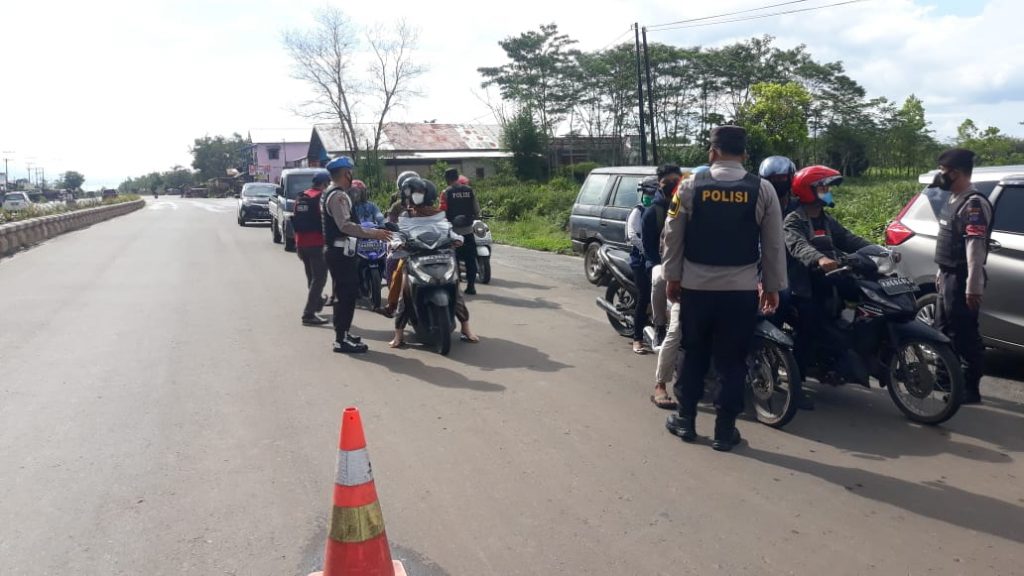 Polsek Baamang Gelar Razia Penyekatan Jalur Palangkaraya – Ujung Pandaran