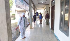 Satgas Covid-19 Desa Margasari Lakukan Penyemprotan Disinfektan di Area Fasilitas Umum