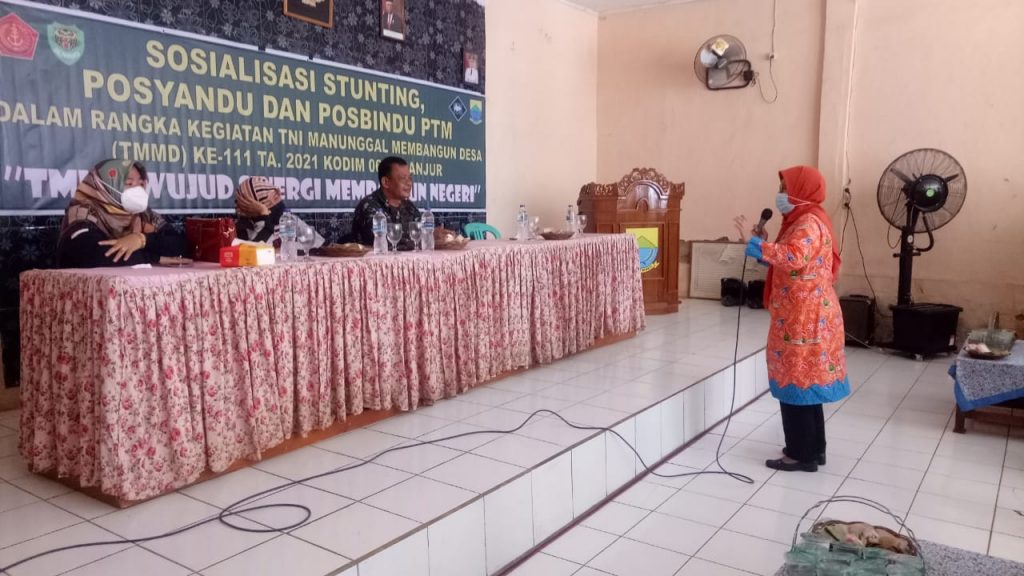Satgas TMMD Kodim 0608/Cianjur Gandeng DPPKBP3A Gelar Penyuluhan Stunting