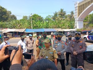Forkopinda Cianjur Sidak Pasar Muka dan Lokasi Penyekatan