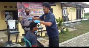 Aksi Sosial Kedua Kalinya, Kanit Reskrim Polsek Cibinong Cianjur Potong Rambut ODGJ