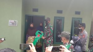 Penutupan TMMD ke 111 Kabupaten Cianjur Ditandai Pemberian Simbolis Kunci Rumah