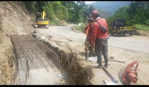 Jalan Hutan Ciuja Diperbaiki, Dipasang Dinding Pelindung Beton dan Gorong Gorong Permanen Baru