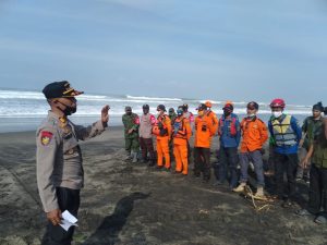 Bocah Tenggelam di Pantai Selatan Belum Diketemukan