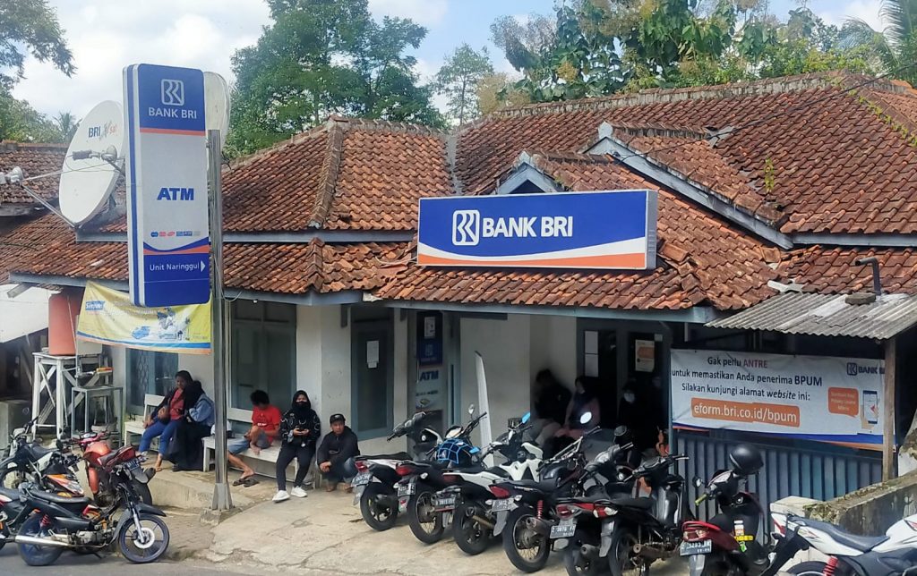 Dorong Pemulihan Ekonomi, BRI Unit Naringgul Salurkan KUR Tahun 2021 Sebesar Rp20 Miliar