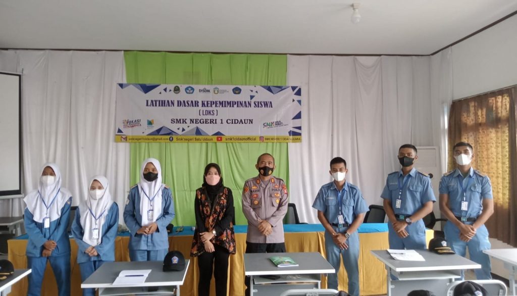Kapolsek Gelar Sosialisasi Tentang Bahaya Narkoba di SMKN 1 Cidaun