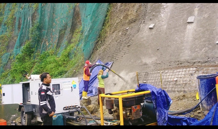 Bantu Perekonomian, Pengerjaan Tebing Tanjakan Mala Libatkan Pekerja Warga Sekitar IMG-20211104-WA0001