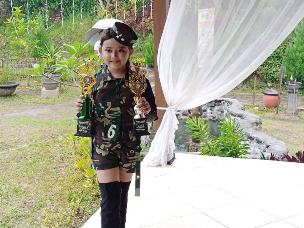 Keyla Maritza Putri Raih Juara Kedua Top Model Fashion Show Omah Semar