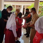Camat Sampang Kukuhkan Satgas Covid-19 Tingkat Pelajar IMG-20211206-WA0035.jpg