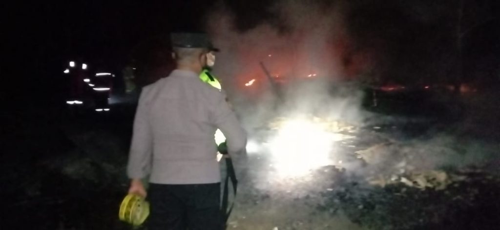 Dua Bangunan Kandang Ayam Ludes Terbakar, Kerugian Capai Rp1 Miliar Lebih