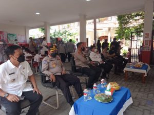 Kapolsek Jatiuwung Dampingi Kapolres Beserta Wakil Walikota Tangerang Tinjau Pelaksanaan Vaksinasi Merdeka Anak
