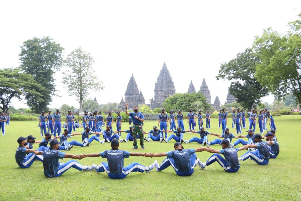 Peduli Cagar Budaya Nusantara, Karbol AAU Kunjungi Candi Prambanan