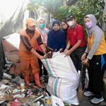 Petugas PPSU Jembatan Lima dan Warga Gelar Kerja Bakti Screenshot_20220220-110835_1.png