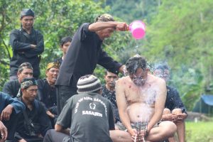 Kuramasan, Tradisi Mandi Besar Sambut Ramadhan di Kampung Adat Miduana Naringgul