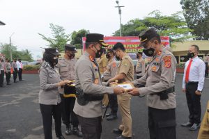 5 Kapolsek Berprestasi Dapat Penghargaan dan Reward dari  Kapolres Cianjur