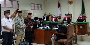 Kesal karena Terbongkar Bohongnya, Tokoh Adat Lampung Timur Azzohirry Mengamuk di Pengadilan