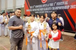 Seikha dan Shaquilla Berhasil Sabet Juara Karate Championship 2022 di Cilodong