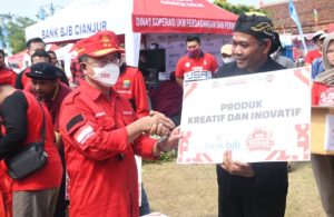 UMKM Saung Kayu “UNIQ 3F” Naringgul, Sabet 2 Penghargan Business Competition HJC