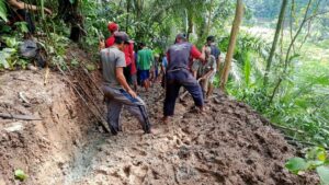 Pemdes Malati Buka Jalan Penghubung Kampung Datarmuncang dan Rancasusuh