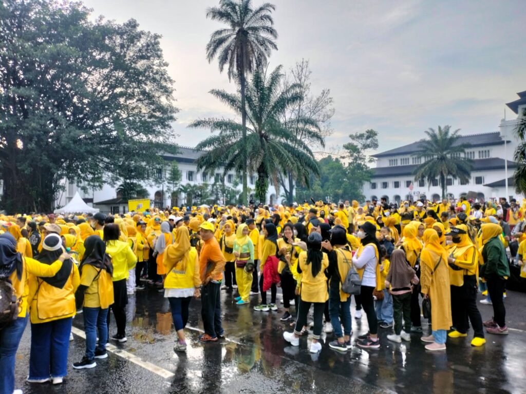 Jabar Menguning, 138 Ribu Warga Ikuti Jalan Sehat Hut Partai Golkar ke-58