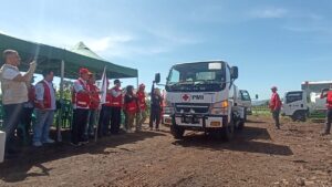 PMI Kerahkan 17 Tangki Air untuk Distribusikan Air Bersih ke Korban Gempa Cianjur