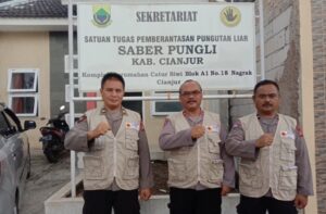 Cegah Pungli dan Gratifikasi, Pokja Satgas Saber Pungli Kabupaten Cianjur Pasang Spanduk Himbauan