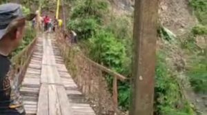 Jembatan Gantung Rusak, Warga Berharap Bantuan Jembatan Baru