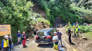 Sempat Terputus Selama 16 Jam, Jalan Nasional Naringgul Akhirnya Sudah Bisa Dilalui