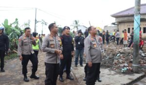 Kapolres Cianjur Dampingi Kapolda Jabar Tinjau Recovery Pasca Terjadinya Gempa di Cianjur