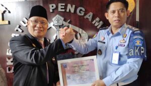 Ketum PPWI Sambangi Lapas Narkotika Kelas IIA Cipinang Awali Kunker di Tahun 2023