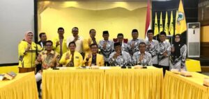 Silaturahmi PGRI Jabar ke Markas Beringin, Kang Ace: Saatnya Guru Kembali Pulang ke Rumah Sendiri