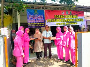Bhayangkari dan Polwan Dirikan Dapur Umum untuk Korban Banjir Periuk Kota Tangerang