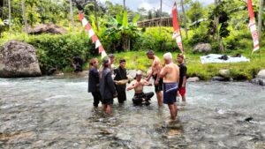 Keramasan Mandi Cikahuripan Ritual Khusus Warga Adat Miduana Sambut Bulan Suci Ramadhan