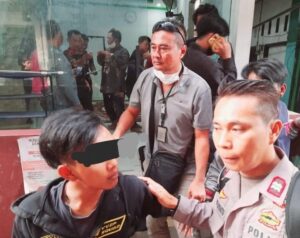 Polisi RW Polsek Kembangan Bersama Bhabinkamtibmas Berhasil Bekuk Pelaku Curanmor