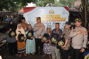 Bantuan Kemanusiaan Polri, Polisi salurkan 500 Paket Sembako di Kota Tangerang