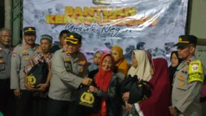 Puluhan Paket Bantuan Kemanusiaan Kapolri Diserahkan Polsek Jatiuwung