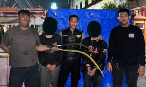 Polisi Amankan Dua Remaja Saat Transaksi Senjata Tajam di Tangerang