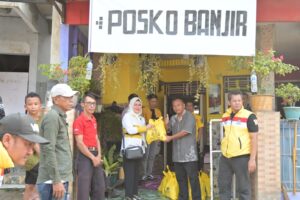 Golkar Peduli Bencana, Teh Metty Beri Bantuan ke Sejumlah Titik Bencana Banjir di Ciranjang dan Bojongpicung
