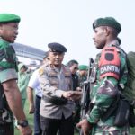 Kapolda Metro Dampingi Pangdam Jaya Sambut Kedatangan Satgas Pamtas Papua Yonif 203/AK IMG-20230517-WA0041