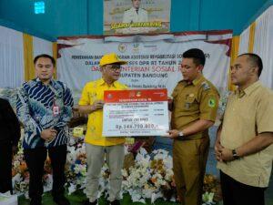 150 Warga Cikoneng Bandung Sambut Bantuan ATENSI Kemensos, Kang Ace Dorong Negara Terus Hadir Bagi Keluarga Tidak Mampu dan Penyandang Disabilitas