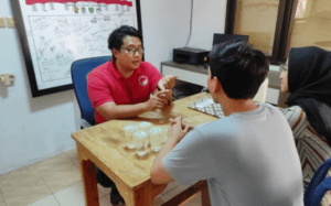 Satresnarkoba Polres Metro Bekasi Kota Gelar Patroli dan Konseling di Kampung Tangguh Anti Narkoba RW 26 Pejuang