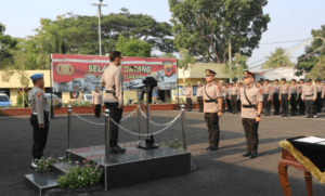 Kapolres Cianjur Pimpin Upacara Penyerahan Jabatan Kasat Lantas dan Kasat Narkoba serta Korps Raport Kenaikan Pangkat Pengabdian