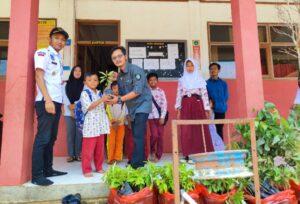 Selamatkan Bumi, Pemdes Wangunjaya Campaka Bersama KAWALHI Sosialisasi Gerakan Tanam Pohon kepada Pelajar