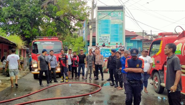 Dua Unit Ruko Terbakar, Kapolsek Banda Sakti Datangi TKP Lokasi Kejadian