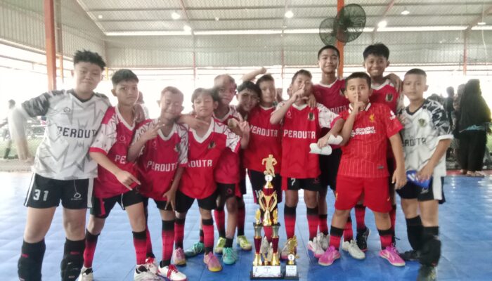 Tim SDN Perumnas 2 Tangerang Raih Juara Pertama Turnamen Futsal Cibodas Cup 2024